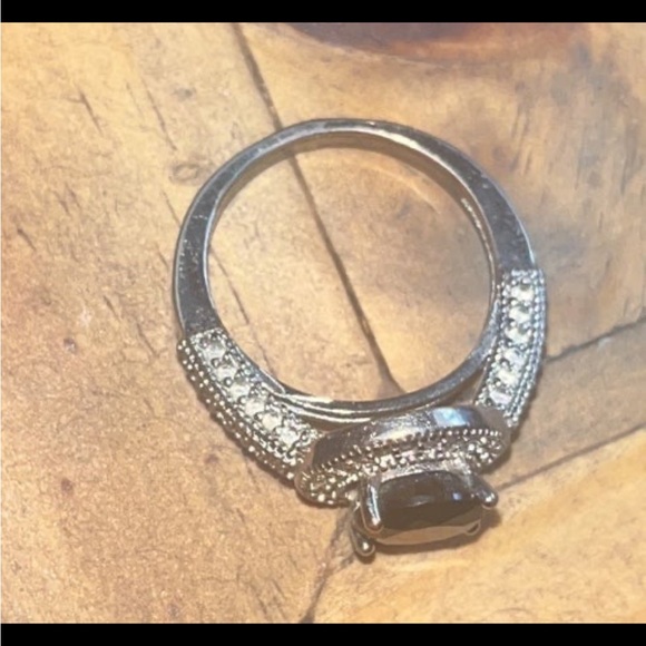 2.35-Carat Black Diamond & White Topaz Pavé 
Round-Cut Ring size 7 - Picture 6 of 7